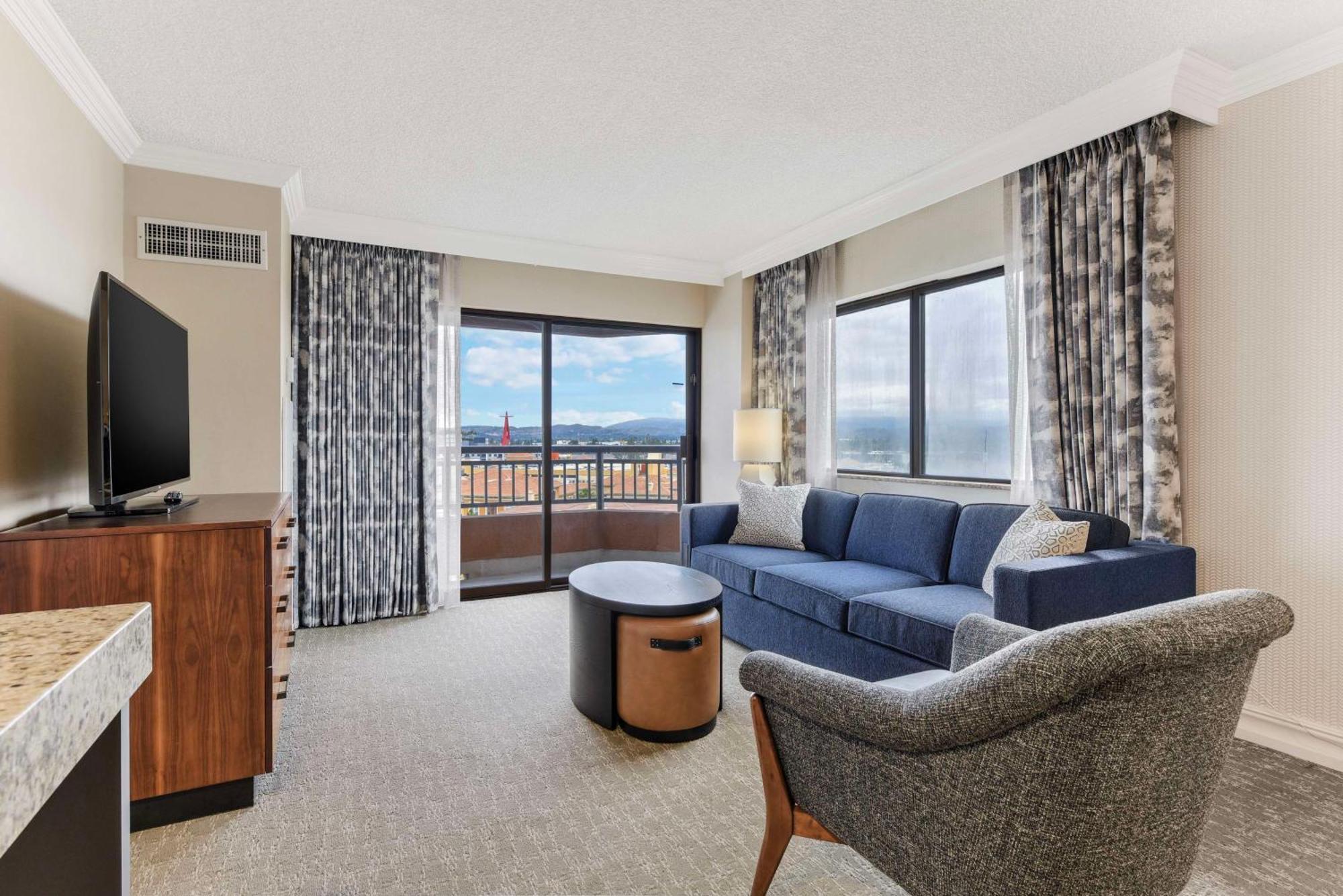 Embassy Suites By Hilton Anaheim-Orange Kültér fotó